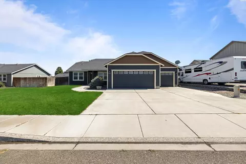 5809 Robert Wayne Dr, Pasco, WA 99301 photo 3