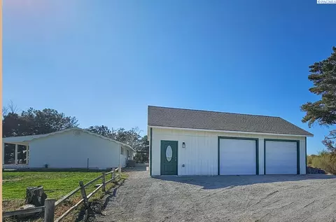 Exterior - 8771 Alder Rd, Pasco, WA 99301 photo 9 of 9
