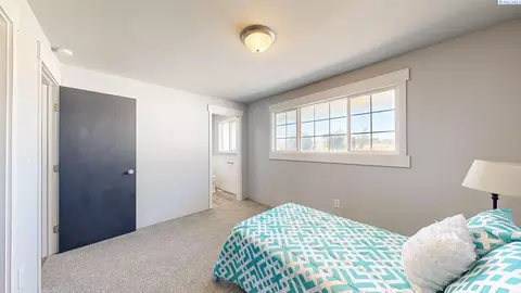 Bedroom - 8771 Alder Rd, Pasco, WA 99301 photo 2 of 3