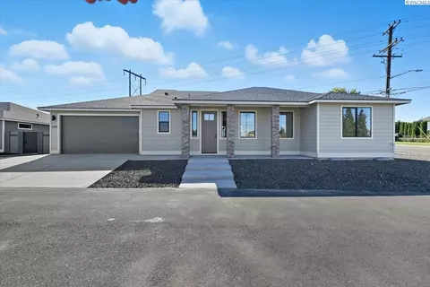 1821 S Union St, Kennewick, WA 99338