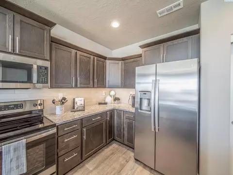 6011 Tyre Dr, Pasco, WA 99301 photo 3