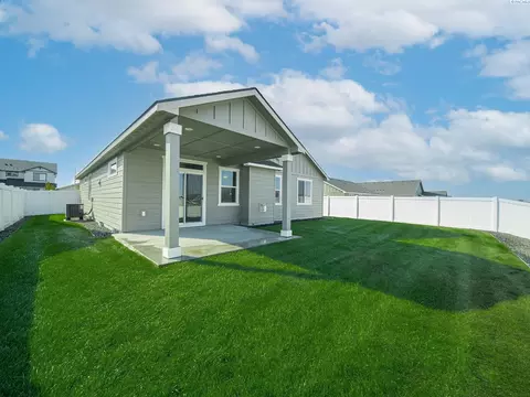 6011 Tyre Dr, Pasco, WA 99301 photo 2