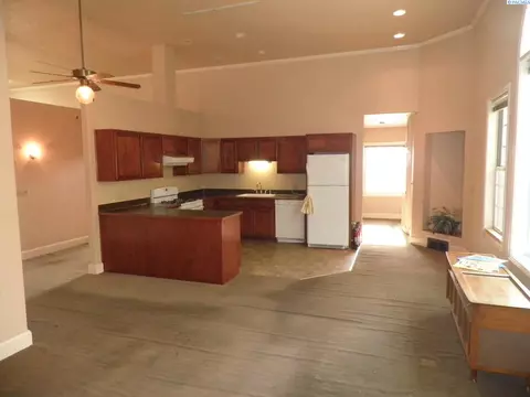 330 NE Whitman, Pullman, WA 99163 photo 4
