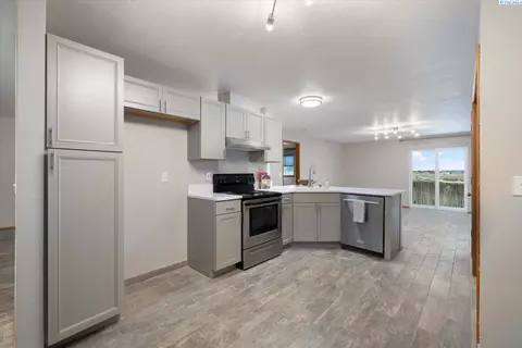 3820 Meadow View Dr, Pasco, WA 99301 photo 9