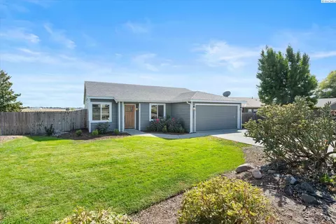 3820 Meadow View Dr, Pasco, WA 99301 photo 1