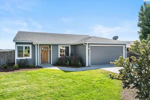 3820 Meadow View Dr, Pasco, WA 99301 photo 2
