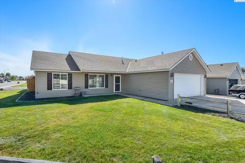 8908 Durham Dr, Pasco, WA 99301 photo 2