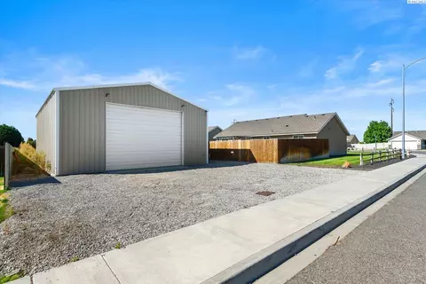 8908 Durham Dr, Pasco, WA 99301 photo 3