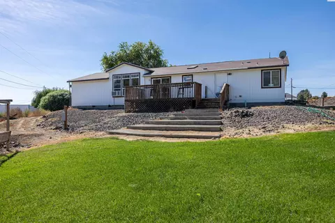 21 Third St, Eltopia, WA 99330 photo 4