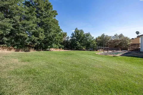 21 Third St, Eltopia, WA 99330 photo 2