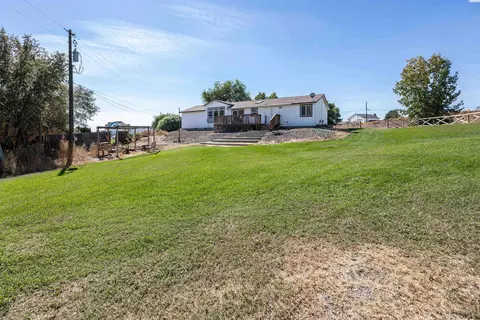 21 Third St, Eltopia, WA 99330 photo 3
