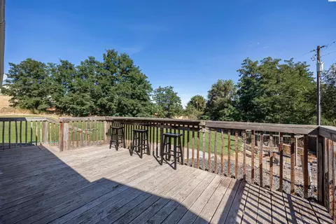21 Third St, Eltopia, WA 99330 photo 5