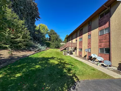 1335 NW Deane, Pullman, WA 99163 photo 3