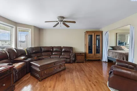 4533 Moline Ln, Pasco, WA 99301 photo 5