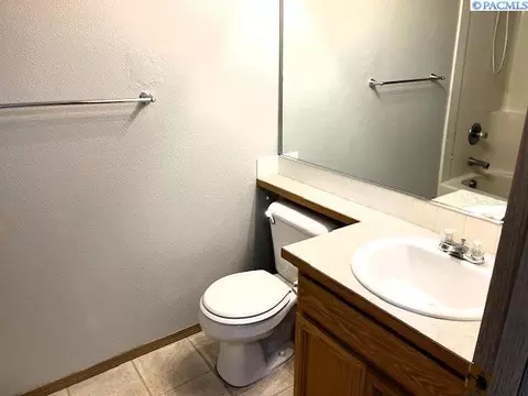 9403 Welsh Ct, Pasco, WA 99301 photo 14
