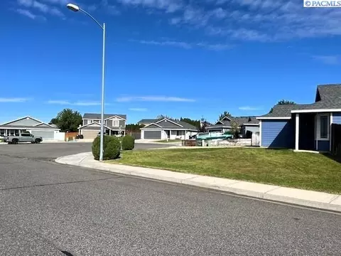 9403 Welsh Ct, Pasco, WA 99301 photo 4