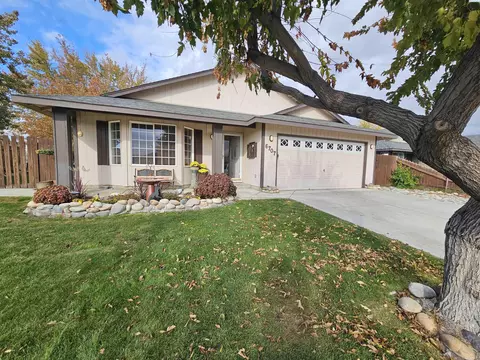 6707 Comiskey Dr, Pasco, WA 99301 photo 2