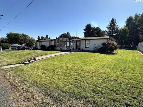 14 E State St, Saint John, WA 99171 photo 1