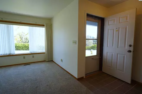 410 SW Crestview B-4 #B-4, Pullman, WA 99163 photo 3