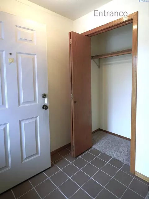 410 SW Crestview B-4 #B-4, Pullman, WA 99163 photo 2
