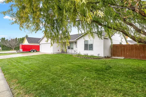 5607 Taft Dr, Pasco, WA 99301 photo 2