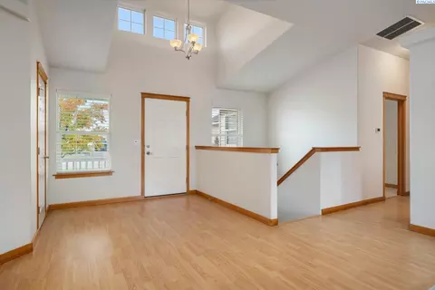 6107 Cowlitz Ln, Pasco, WA 99301 photo 4