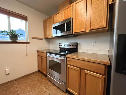 Kitchen - 2512 E Adelia St, Pasco, WA 99301 photo 2 of 6