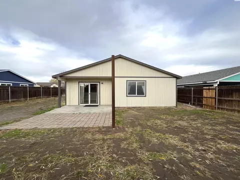 Exterior - 2512 E Adelia St, Pasco, WA 99301 photo 7 of 7