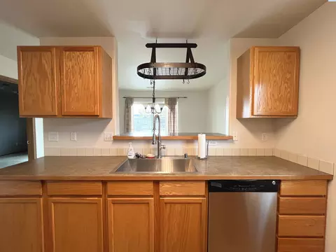 Kitchen - 2512 E Adelia St, Pasco, WA 99301 photo 3 of 6