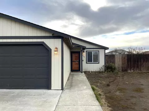 Exterior - 2512 E Adelia St, Pasco, WA 99301 photo 3 of 7