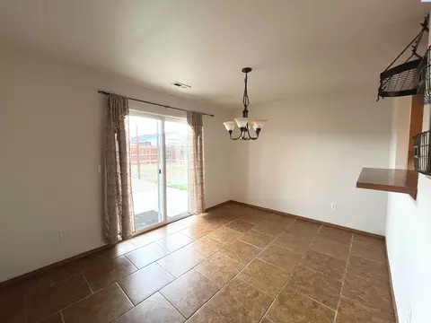 Dining - 2512 E Adelia St, Pasco, WA 99301 photo 1 of 2