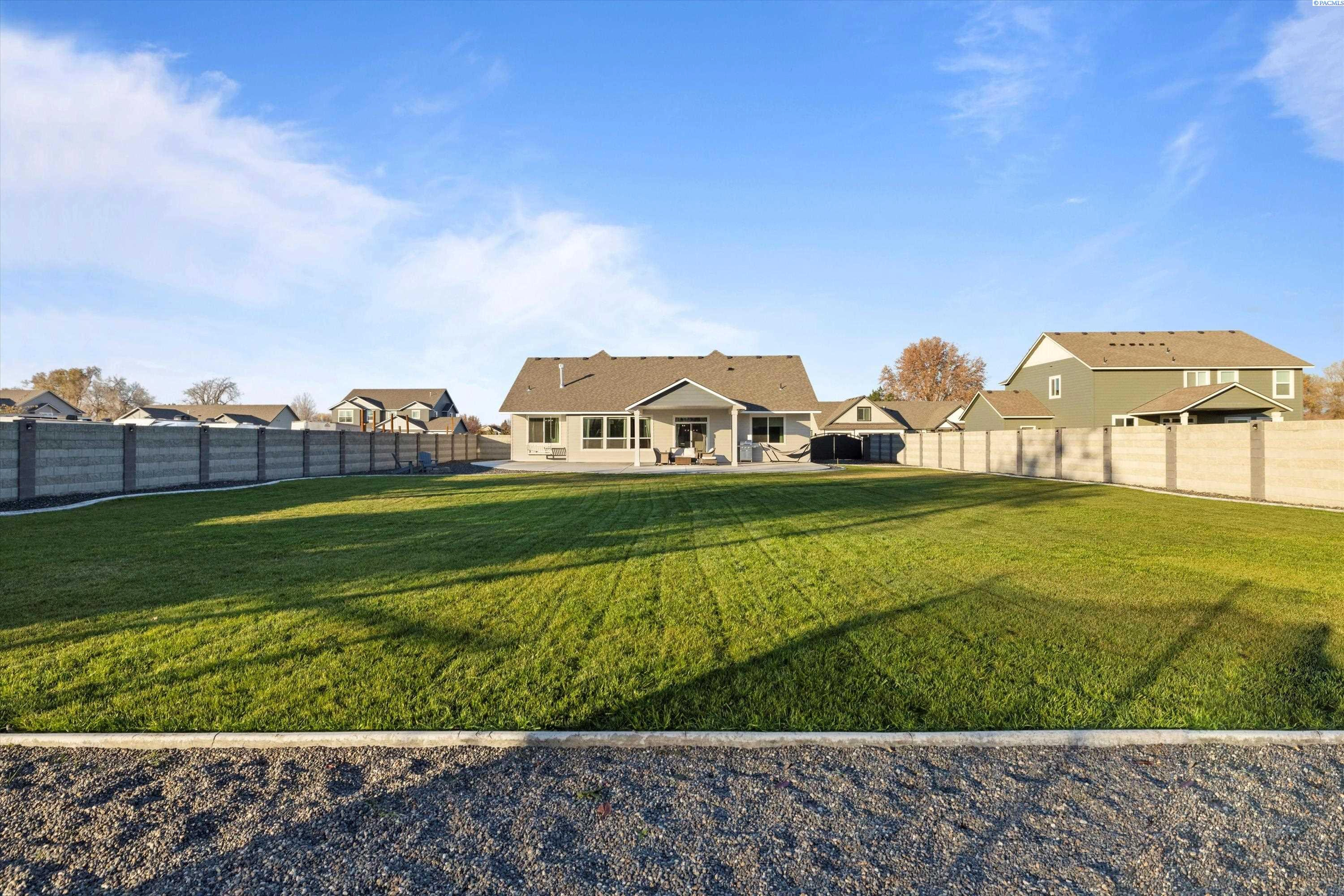 5614 W Ruby St, Pasco, WA 99301 photo 1
