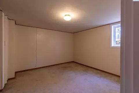 Bedroom - 544 NW Sunset Dr, Pullman, WA 99163 photo 5 of 7