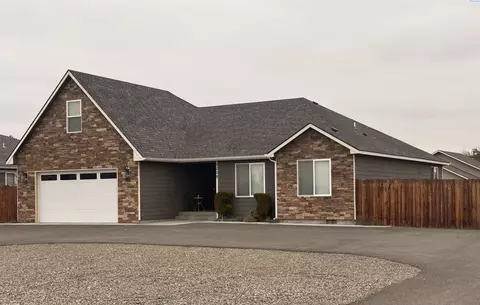 5209 SW Richardson Rd, Pasco, WA 99301 photo 1