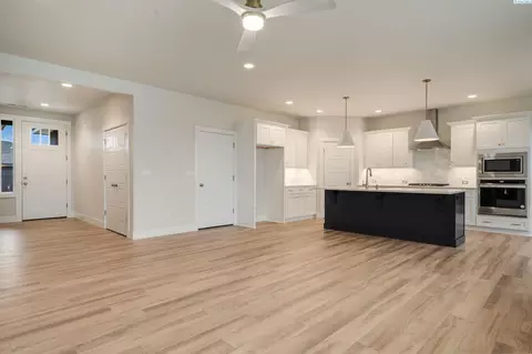 8312 Roberts Dr, Pasco, WA 99301 photo 11