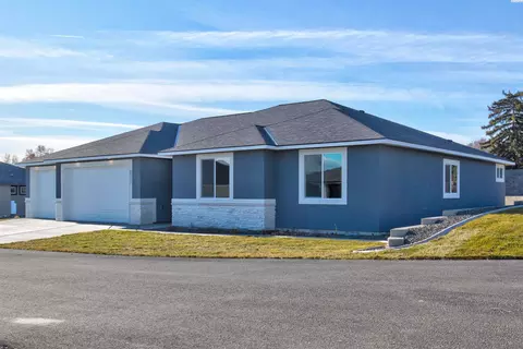 8312 Roberts Dr, Pasco, WA 99301 photo 2