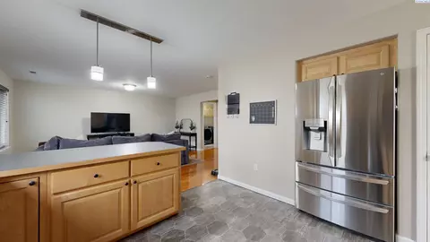 Kitchen - 2330 NW Robert St, Pullman, WA 99163 photo 3 of 3