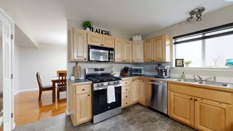 Kitchen - 2330 NW Robert St, Pullman, WA 99163 photo 2 of 3