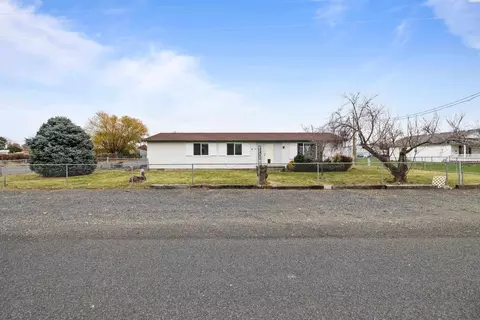 165 Tuttle Ln, Burbank, WA 99323 photo 1