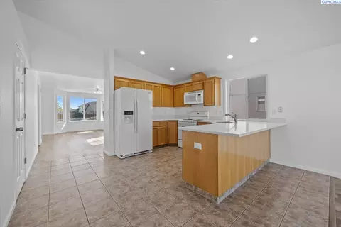 8917 Oliver Dr, Pasco, WA 99301 photo 8