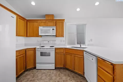 8917 Oliver Dr, Pasco, WA 99301 photo 6