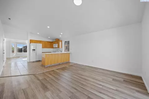 8917 Oliver Dr, Pasco, WA 99301 photo 11