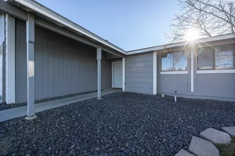 4302 Meadow View Dr, Pasco, WA 99301 photo 2