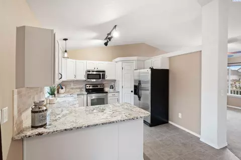 7811 Three Rivers Dr, Pasco, WA 99301 photo 13