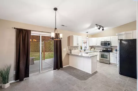 7811 Three Rivers Dr, Pasco, WA 99301 photo 9