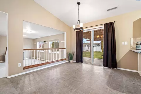 7811 Three Rivers Dr, Pasco, WA 99301 photo 14