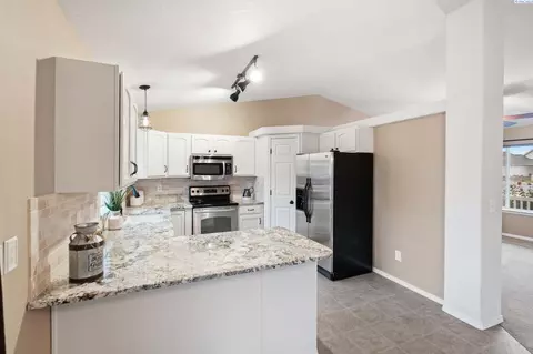 7811 Three Rivers Dr, Pasco, WA 99301 photo 13