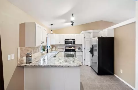 7811 Three Rivers Dr, Pasco, WA 99301 photo 12