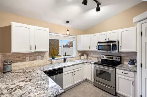 7811 Three Rivers Dr, Pasco, WA 99301 photo 10