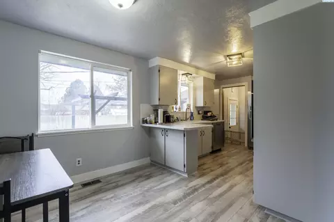 4304 W Agate St, Pasco, WA 99301 photo 8